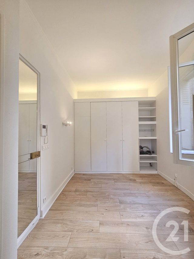 Appartement Studio à vendre - 1 pièce - 18.5 m2 - PARIS - 75016 - ILE-DE-FRANCE - Century 21 Victor Hugo - Trocadéro