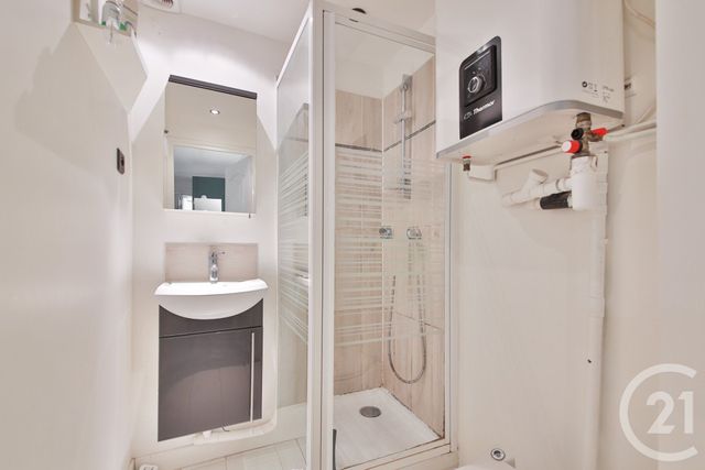 Appartement F1 à louer - 1 pièce - 24.26 m2 - PARIS - 75010 - ILE-DE-FRANCE - Century 21 Victor Hugo - Trocadéro