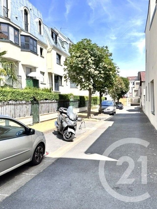 Appartement F3 à vendre - 3 pièces - 53.82 m2 - COURBEVOIE - 92 - ILE-DE-FRANCE - Century 21 Victor Hugo - Trocadéro