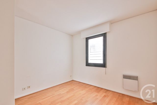 Appartement F3 à vendre - 3 pièces - 53.82 m2 - COURBEVOIE - 92 - ILE-DE-FRANCE - Century 21 Victor Hugo - Trocadéro