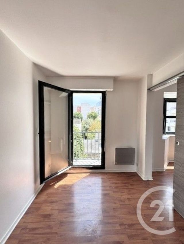 Appartement F3 à vendre - 3 pièces - 53.82 m2 - COURBEVOIE - 92 - ILE-DE-FRANCE - Century 21 Victor Hugo - Trocadéro