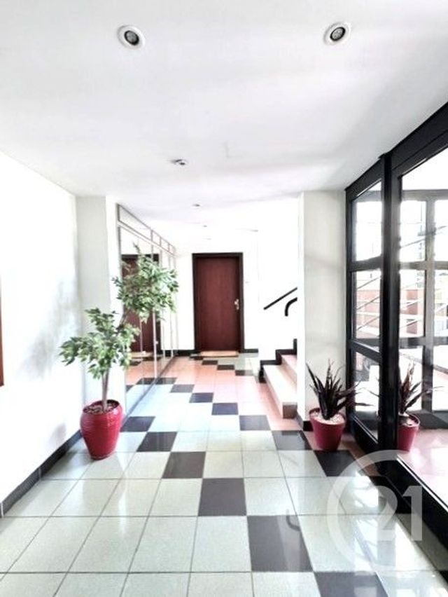 Appartement F3 à vendre - 3 pièces - 53.82 m2 - COURBEVOIE - 92 - ILE-DE-FRANCE - Century 21 Victor Hugo - Trocadéro