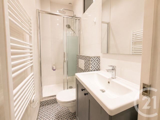Appartement F2 à louer - 2 pièces - 40.3 m2 - PARIS - 75017 - ILE-DE-FRANCE - Century 21 Victor Hugo - Trocadéro