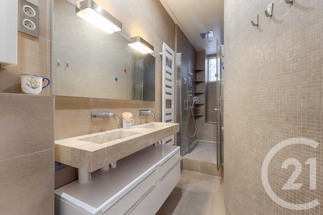 Appartement F3 à vendre - 4 pièces - 68.18 m2 - PARIS - 75016 - ILE-DE-FRANCE - Century 21 Victor Hugo - Trocadéro