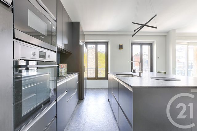 Appartement Duplex à louer - 4 pièces - 142.25 m2 - PARIS - 75016 - ILE-DE-FRANCE - Century 21 Victor Hugo - Trocadéro