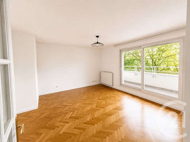 Appartement F2 à louer - 2 pièces - 44.79 m2 - COURBEVOIE - 92 - ILE-DE-FRANCE - Century 21 Victor Hugo - Trocadéro