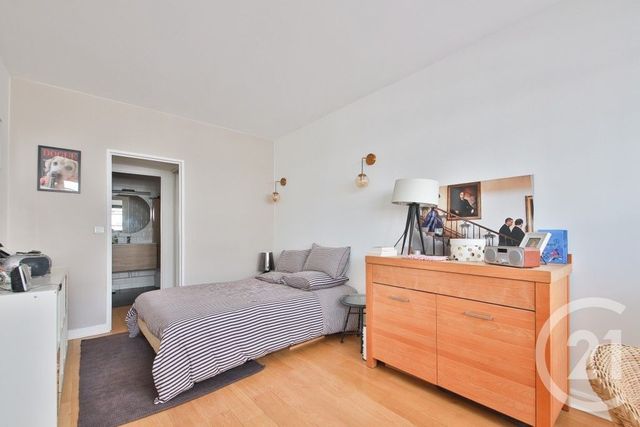 Appartement F2 à vendre - 2 pièces - 70.9 m2 - PARIS - 75015 - ILE-DE-FRANCE - Century 21 Victor Hugo - Trocadéro