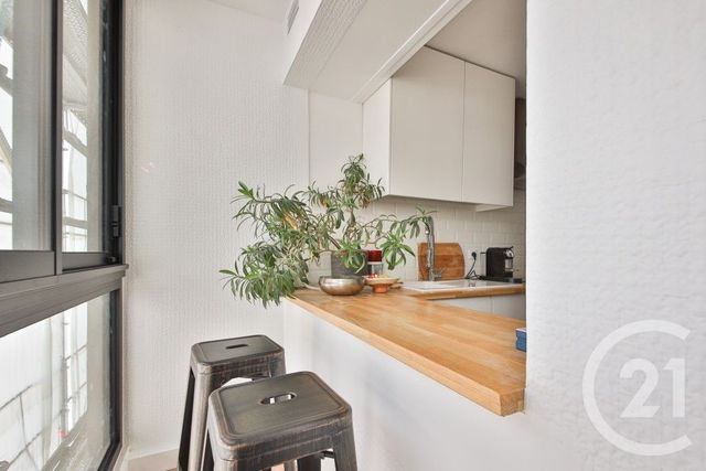 Appartement F2 à vendre - 2 pièces - 70.9 m2 - PARIS - 75015 - ILE-DE-FRANCE - Century 21 Victor Hugo - Trocadéro