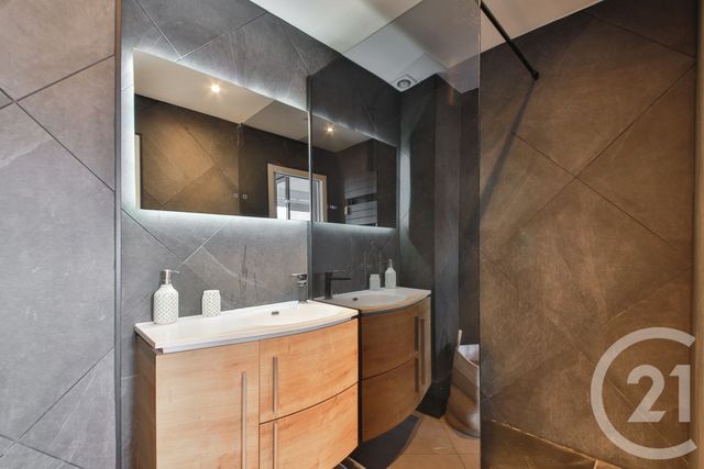 Appartement F2 à louer - 2 pièces - 37.4 m2 - PARIS - 75016 - ILE-DE-FRANCE - Century 21 Victor Hugo - Trocadéro