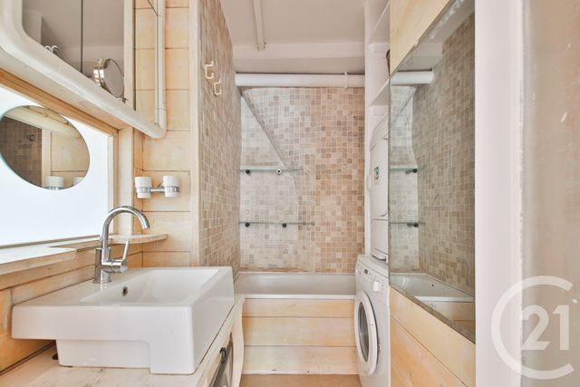 Appartement F2 à vendre - 2 pièces - 37.6 m2 - PARIS - 75015 - ILE-DE-FRANCE - Century 21 Victor Hugo - Trocadéro