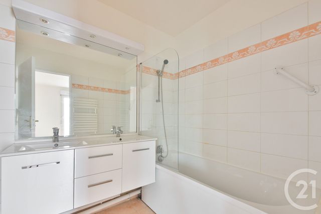 Appartement F4 à vendre - 4 pièces - 107.93 m2 - SURESNES - 92 - ILE-DE-FRANCE - Century 21 Victor Hugo - Trocadéro