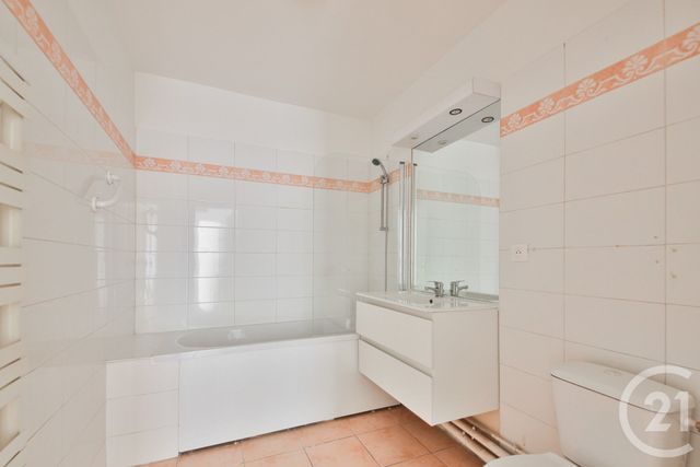 Appartement F4 à vendre - 4 pièces - 107.93 m2 - SURESNES - 92 - ILE-DE-FRANCE - Century 21 Victor Hugo - Trocadéro