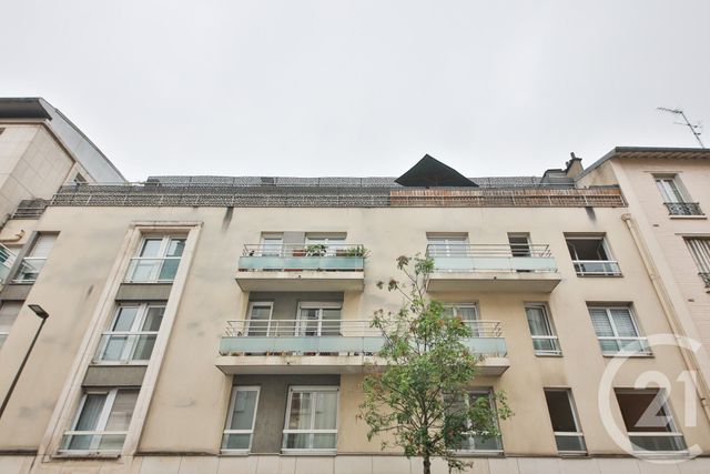 Appartement F2 à vendre - 2 pièces - 50.23 m2 - SURESNES - 92 - ILE-DE-FRANCE - Century 21 Victor Hugo - Trocadéro