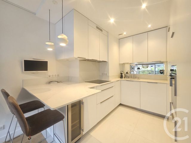 Appartement F2 à louer - 2 pièces - 54.7 m2 - PARIS - 75016 - ILE-DE-FRANCE - Century 21 Victor Hugo - Trocadéro