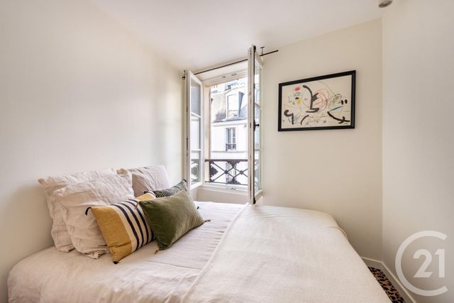 Appartement Duplex à vendre - 3 pièces - 77.12 m2 - PARIS - 75009 - ILE-DE-FRANCE - Century 21 Victor Hugo - Trocadéro