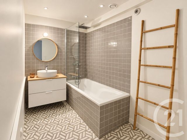 Appartement Duplex à vendre - 2 pièces - 59.6 m2 - PARIS - 75003 - ILE-DE-FRANCE - Century 21 Victor Hugo - Trocadéro