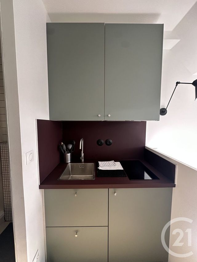 Appartement F1 à vendre - 1 pièce - 9.75 m2 - PARIS - 75016 - ILE-DE-FRANCE - Century 21 Victor Hugo - Trocadéro