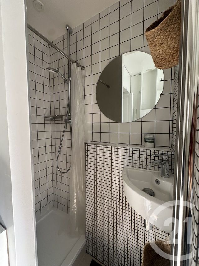 Appartement F1 à vendre - 1 pièce - 9.75 m2 - PARIS - 75016 - ILE-DE-FRANCE - Century 21 Victor Hugo - Trocadéro