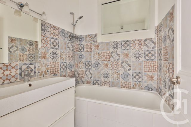 Appartement F3 à vendre - 3 pièces - 50.76 m2 - PARIS - 75016 - ILE-DE-FRANCE - Century 21 Victor Hugo - Trocadéro