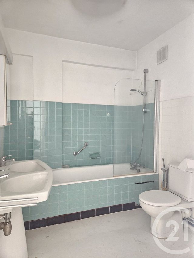 Appartement F2 à vendre - 2 pièces - 71.14 m2 - PARIS - 75116 - ILE-DE-FRANCE - Century 21 Victor Hugo - Trocadéro
