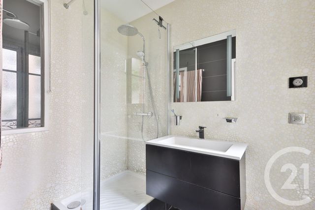 Appartement F5 à vendre - 5 pièces - 106.35 m2 - PARIS - 75016 - ILE-DE-FRANCE - Century 21 Victor Hugo - Trocadéro