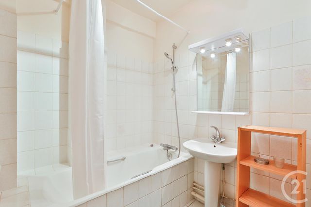 Appartement F3 à louer - 3 pièces - 71.78 m2 - PARIS - 75016 - ILE-DE-FRANCE - Century 21 Victor Hugo - Trocadéro