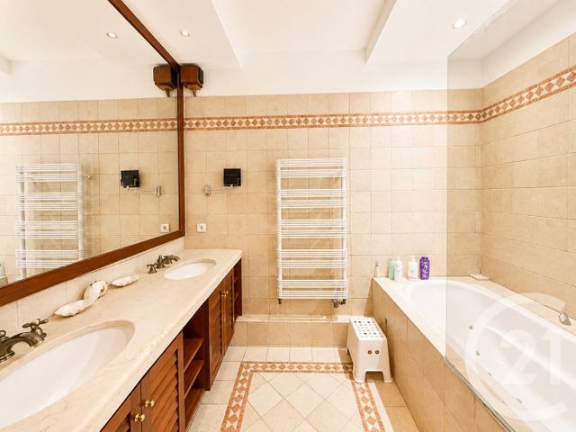 Appartement F4 à vendre - 4 pièces - 102.9 m2 - PARIS - 75016 - ILE-DE-FRANCE - Century 21 Victor Hugo - Trocadéro