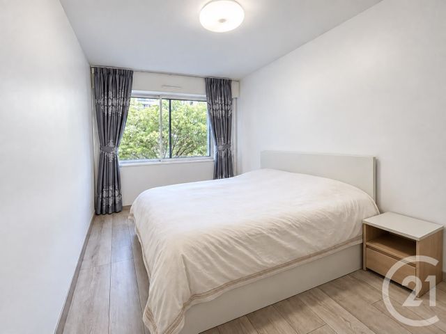 Appartement F4 à vendre - 4 pièces - 80.37 m2 - PARIS - 75019 - ILE-DE-FRANCE - Century 21 Victor Hugo - Trocadéro