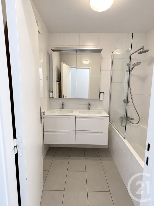 Appartement F4 à vendre - 4 pièces - 80.37 m2 - PARIS - 75019 - ILE-DE-FRANCE - Century 21 Victor Hugo - Trocadéro