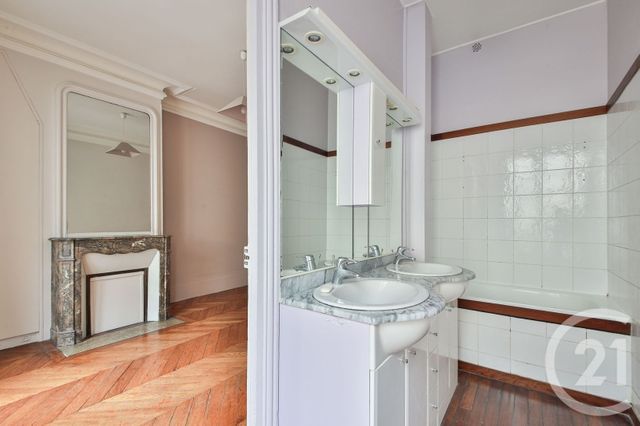 Appartement F5 à vendre - 5 pièces - 101.03 m2 - PARIS - 75016 - ILE-DE-FRANCE - Century 21 Victor Hugo - Trocadéro