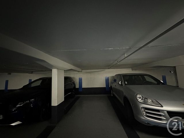 parking à louer - 9.8 m2 - PARIS - 75116 - ILE-DE-FRANCE - Century 21 Victor Hugo - Trocadéro