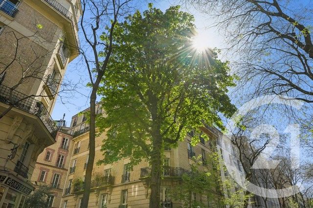 Appartement F3 à vendre - 3 pièces - 83.11 m2 - PARIS - 75018 - ILE-DE-FRANCE - Century 21 Victor Hugo - Trocadéro