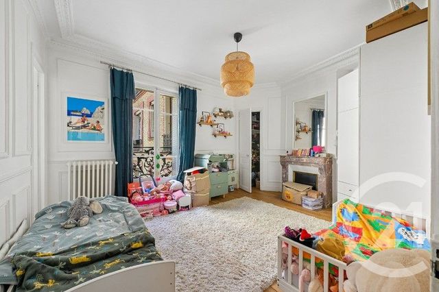 Appartement F3 à vendre - 3 pièces - 83.11 m2 - PARIS - 75018 - ILE-DE-FRANCE - Century 21 Victor Hugo - Trocadéro