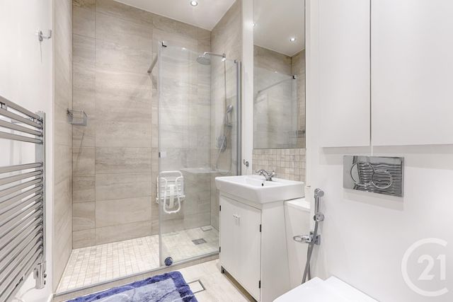 Appartement T4 à vendre - 4 pièces - 142.86 m2 - PARIS - 75008 - ILE-DE-FRANCE - Century 21 Victor Hugo - Trocadéro