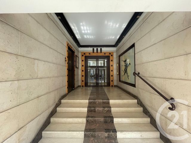 Afficher la photo en grand Appartement F3 à louer - 3 pièces - 90.04 m2 - PARIS - 75016 - ILE-DE-FRANCE - Century 21 Victor Hugo - Trocadéro