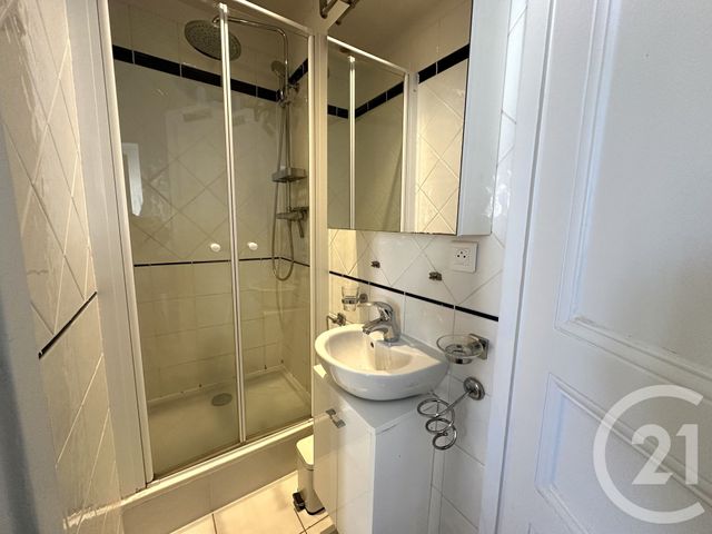 Appartement F2 à louer - 2 pièces - 27.07 m2 - PARIS - 75016 - ILE-DE-FRANCE - Century 21 Victor Hugo - Trocadéro
