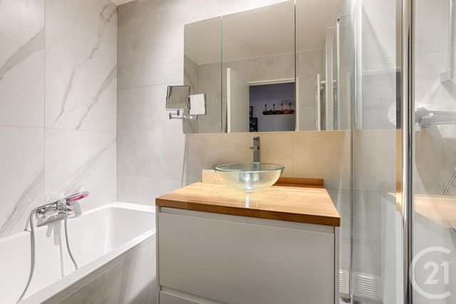 Afficher la photo en grand Appartement F3 à vendre - 3 pièces - 119.75 m2 - PARIS - 75016 - ILE-DE-FRANCE - Century 21 Victor Hugo - Trocadéro