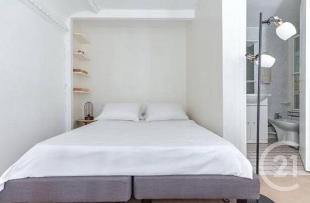 Appartement Duplex à louer - 2 pièces - 44.06 m2 - PARIS - 75008 - ILE-DE-FRANCE - Century 21 Victor Hugo - Trocadéro