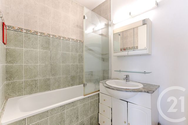 Afficher la photo en grand Appartement F3 à vendre - 3 pièces - 80.77 m2 - PARIS - 75016 - ILE-DE-FRANCE - Century 21 Victor Hugo - Trocadéro