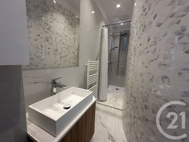 Appartement F3 à louer - 3 pièces - 65.24 m2 - PARIS - 75016 - ILE-DE-FRANCE - Century 21 Victor Hugo - Trocadéro