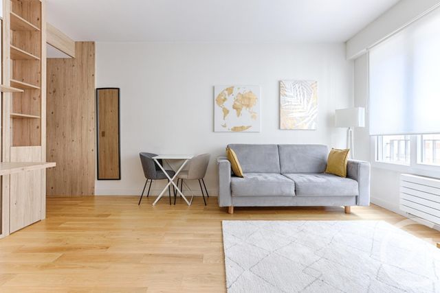 Appartement F1 à louer - 1 pièce - 28.57 m2 - PARIS - 75016 - ILE-DE-FRANCE - Century 21 Victor Hugo - Trocadéro