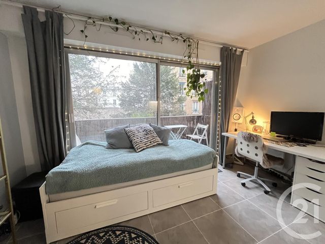 Afficher la photo en grand Appartement F1 à louer - 1 pièce - 24.01 m2 - PARIS - 75009 - ILE-DE-FRANCE - Century 21 Victor Hugo - Trocadéro