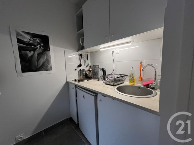 Afficher la photo en grand Appartement F1 à louer - 1 pièce - 24.01 m2 - PARIS - 75009 - ILE-DE-FRANCE - Century 21 Victor Hugo - Trocadéro