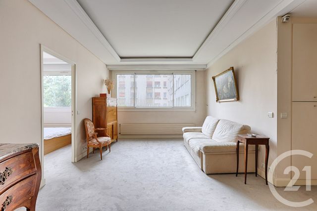 Afficher la photo en grand Appartement F2 à vendre - 2 pièces - 61.95 m2 - NEUILLY SUR SEINE - 92 - ILE-DE-FRANCE - Century 21 Victor Hugo - Trocadéro