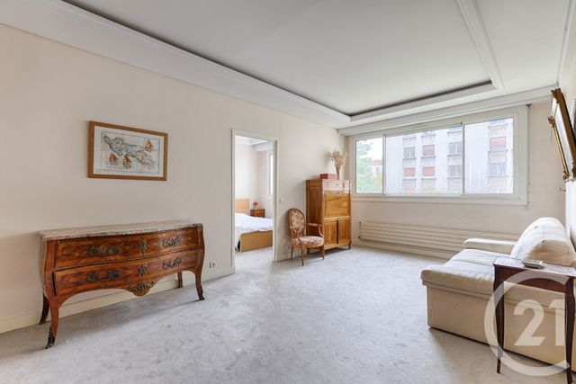 Afficher la photo en grand Appartement F2 à vendre - 2 pièces - 61.95 m2 - NEUILLY SUR SEINE - 92 - ILE-DE-FRANCE - Century 21 Victor Hugo - Trocadéro