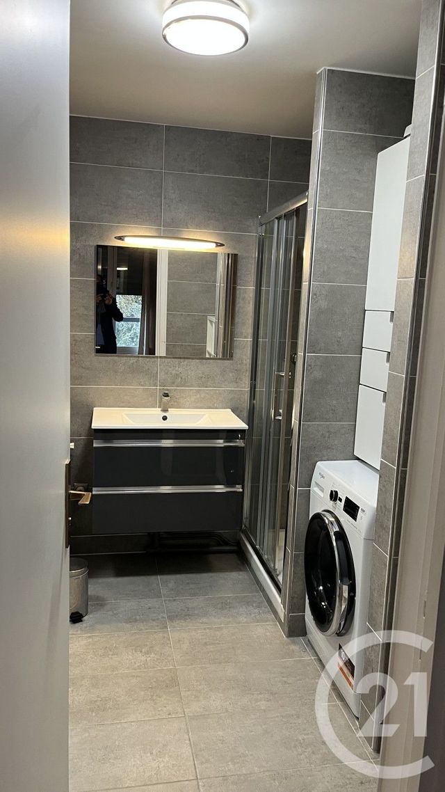 Afficher la photo en grand Appartement F1 à louer - 1 pièce - 32.5 m2 - PARIS - 75016 - ILE-DE-FRANCE - Century 21 Victor Hugo - Trocadéro