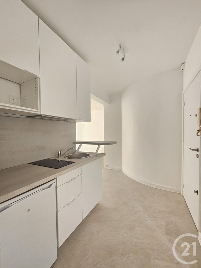 Afficher la photo en grand Appartement F2 à louer - 2 pièces - 42.82 m2 - PARIS - 75016 - ILE-DE-FRANCE - Century 21 Victor Hugo - Trocadéro