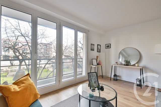 Appartement F1 à vendre - 1 pièce - 46.0 m2 - PARIS - 75015 - ILE-DE-FRANCE - Century 21 Victor Hugo - Trocadéro