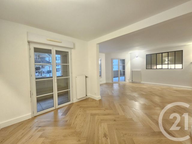 Appartement F4 à louer - 4 pièces - 84.02 m2 - COURBEVOIE - 92 - ILE-DE-FRANCE - Century 21 Victor Hugo - Trocadéro
