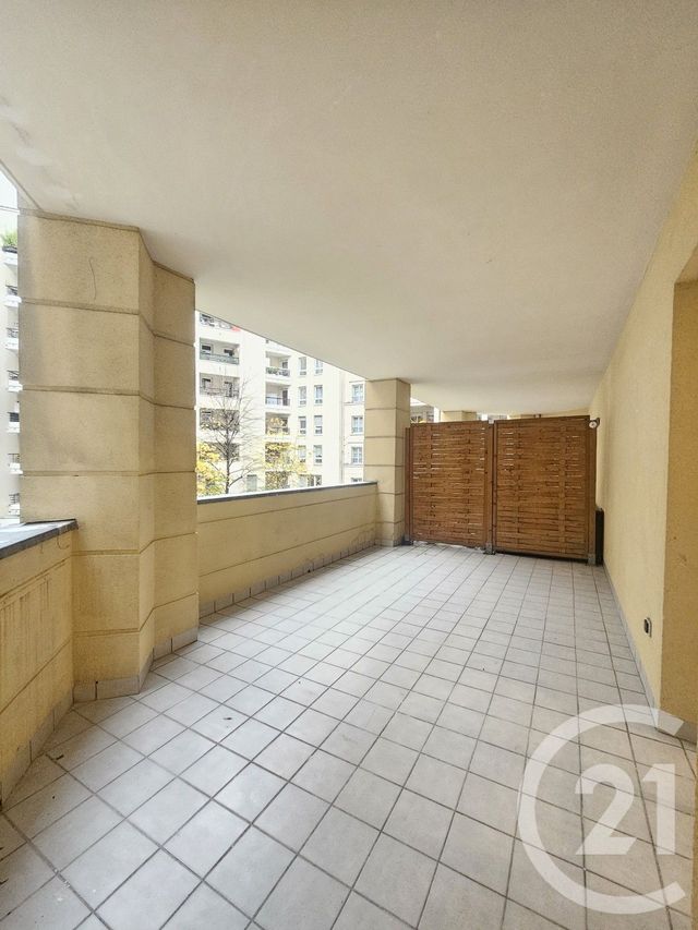 Appartement F4 à louer - 4 pièces - 84.02 m2 - COURBEVOIE - 92 - ILE-DE-FRANCE - Century 21 Victor Hugo - Trocadéro
